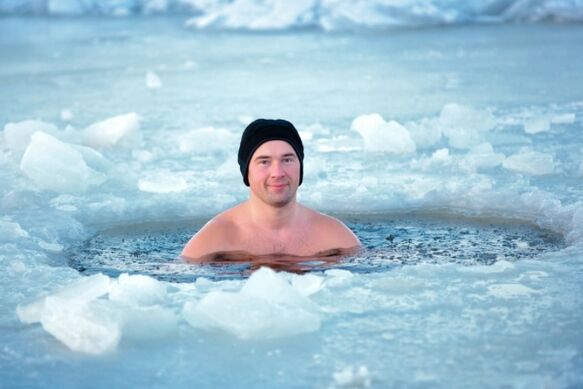 nadar nun buraco de xeo como método para previr a prostatite